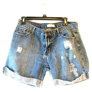 Distressed Bermuda shorts